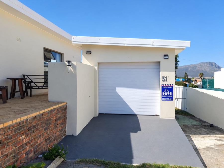 3 Bedroom Property for Sale in De Kelders Western Cape